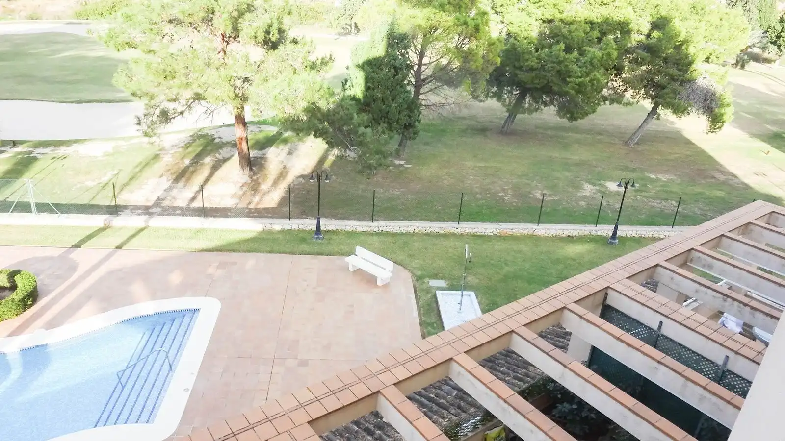 Schwimmbecken von Wohnungen zum Verkauf in Oliva mit Klimaanlage, Heizung und Terrasse