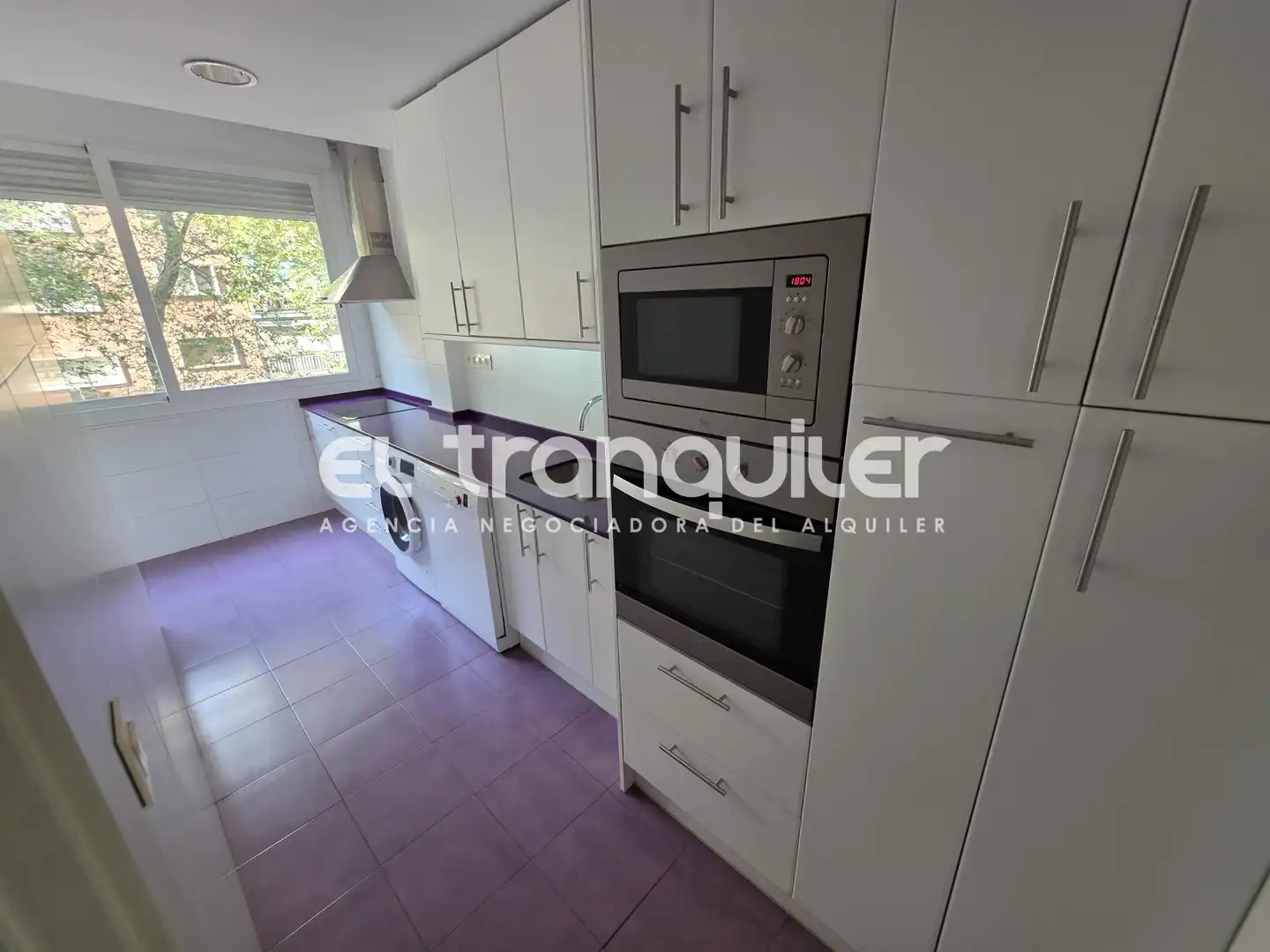 Kitchen of Flat for rent in Madrid  with Air Conditioner, Furnished and Washing machine