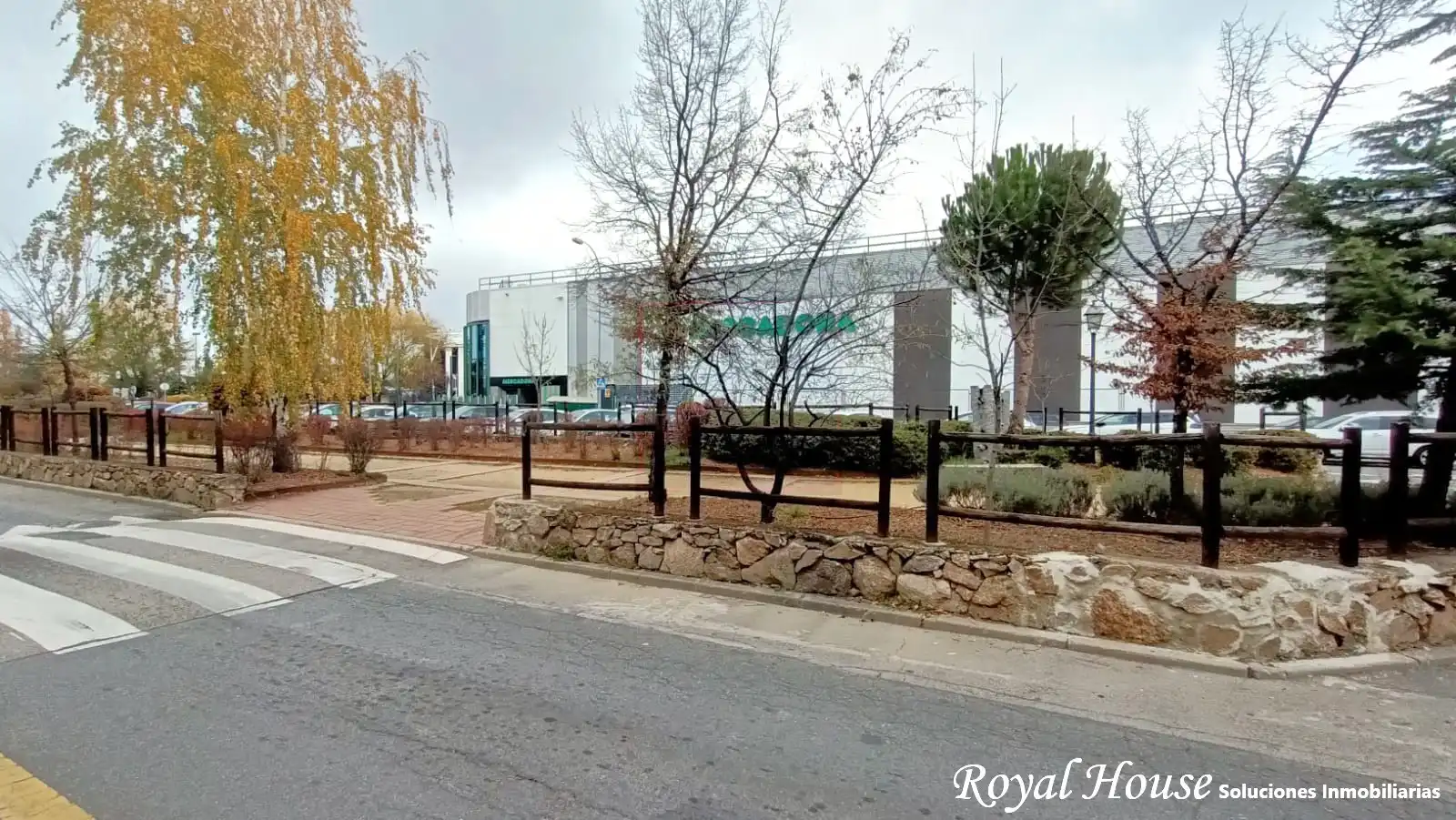 Vista exterior de Pis en venda en Collado Villalba amb Calefacció, Terrassa i Traster