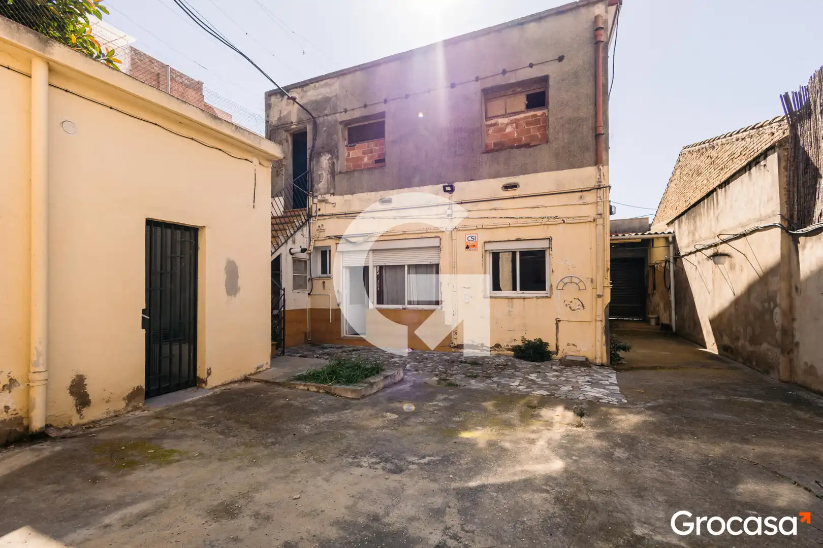 Vista exterior de Casa o xalet en venda en Viladecans amb Aire condicionat, Calefacció i Terrassa