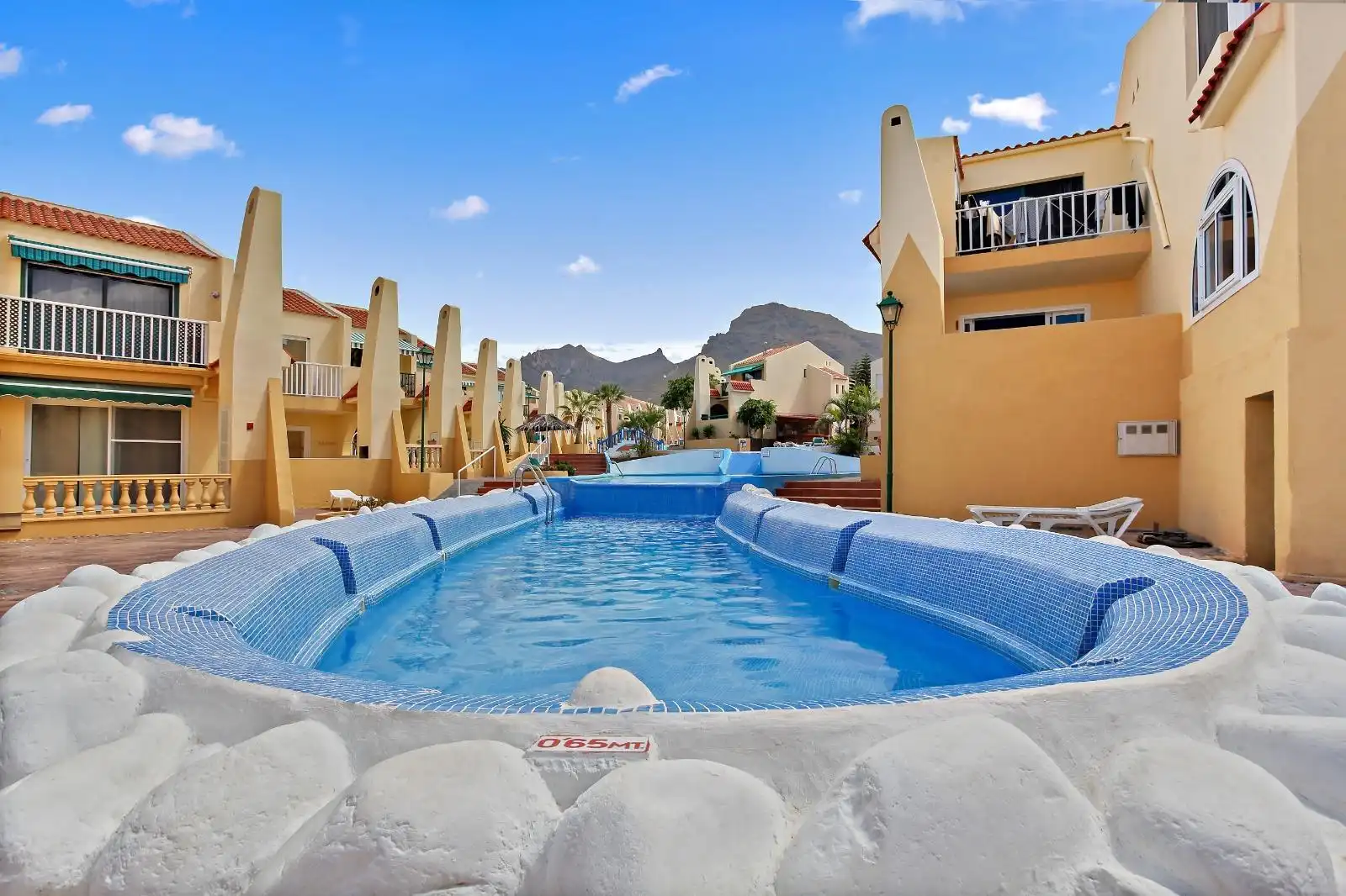 Piscina de Apartamento de alquiler en Adeje con Terraza, Amueblado y Piscina comunitaria