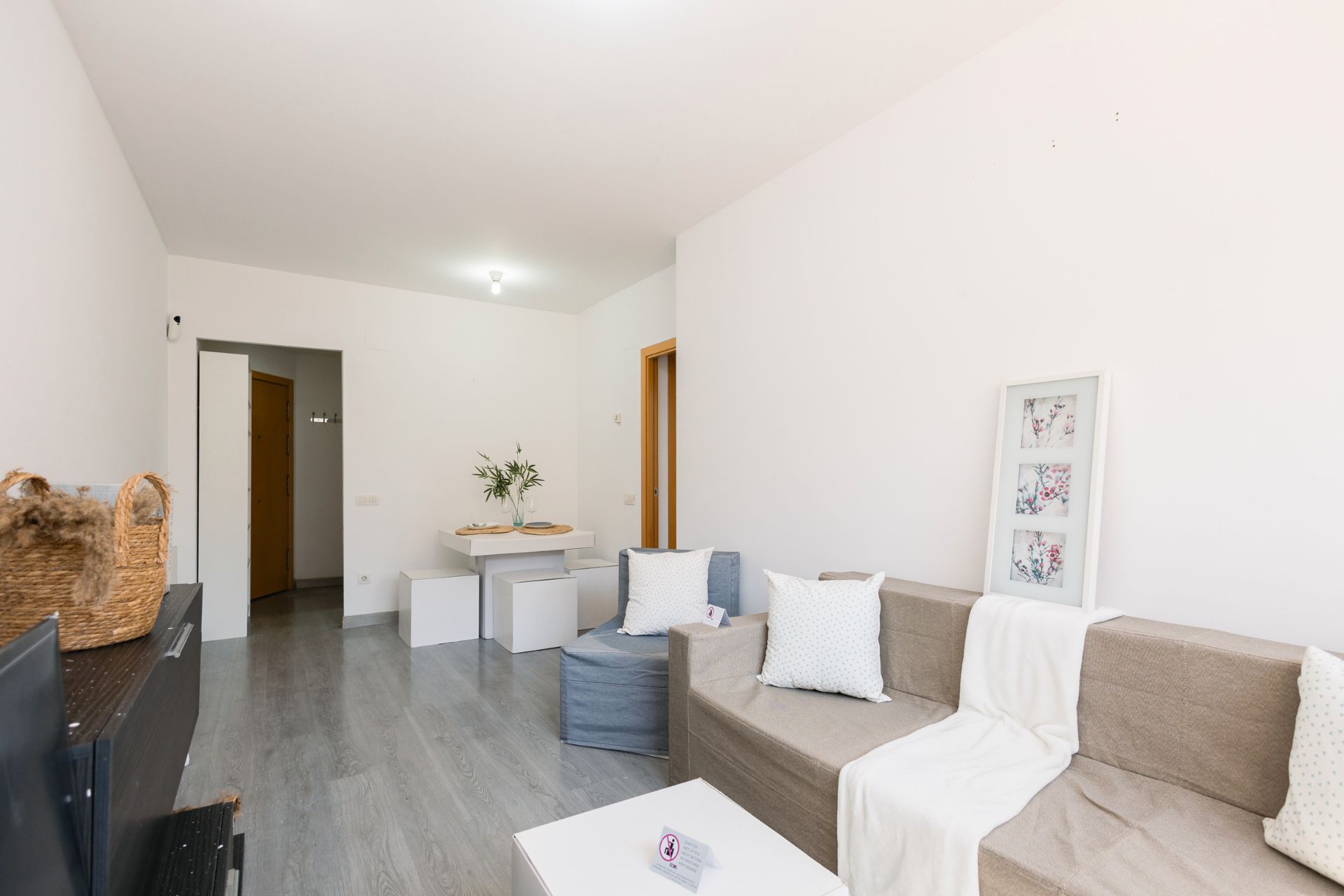Living room of Flat for sale in Cornellà de Llobregat  with Heating, Parquet flooring and Storage room