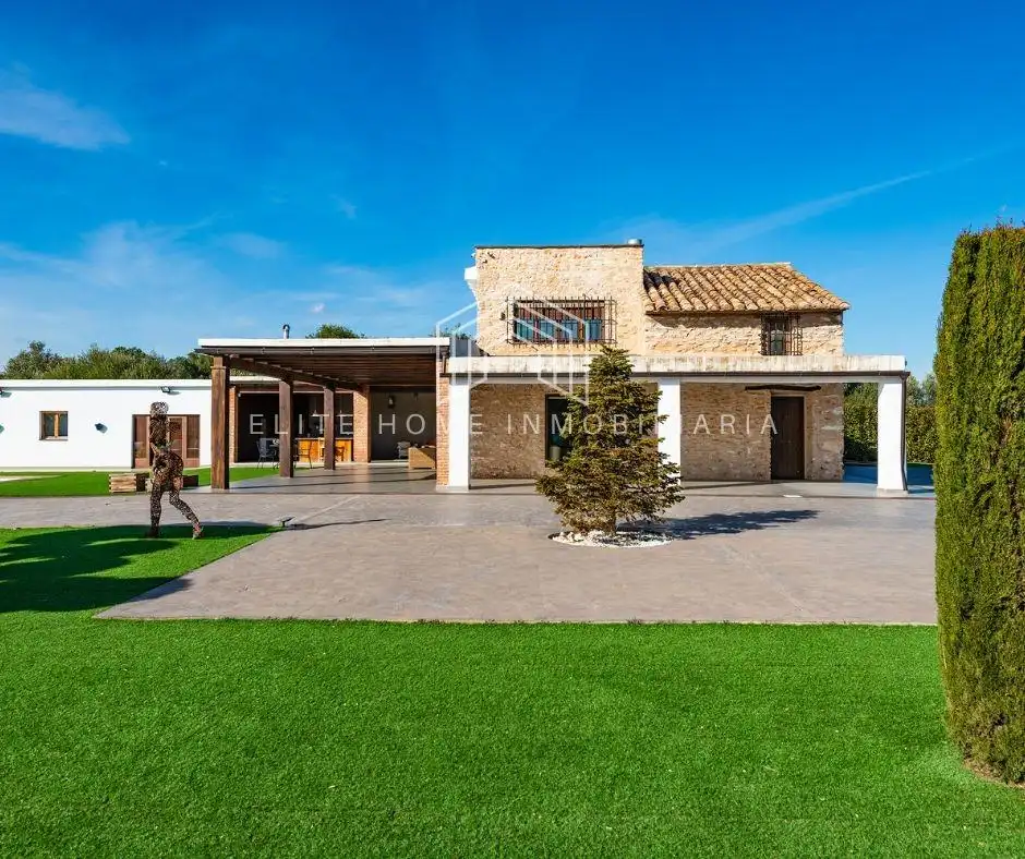Exterior view of Houses for sale in Useras /  Les Useres  with Air Conditioner, Private garden and Terrace