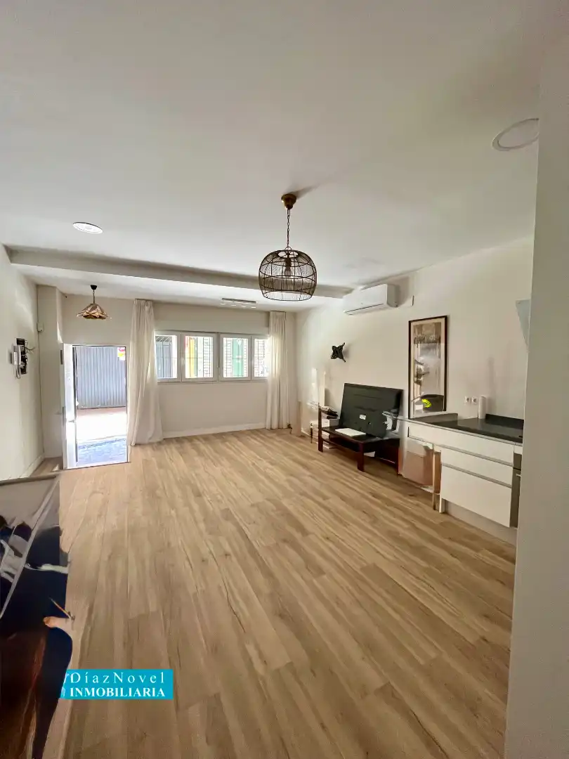 Sala de estar de Local en venta en Málaga con Aire acondicionado, Calefacción y Parquet