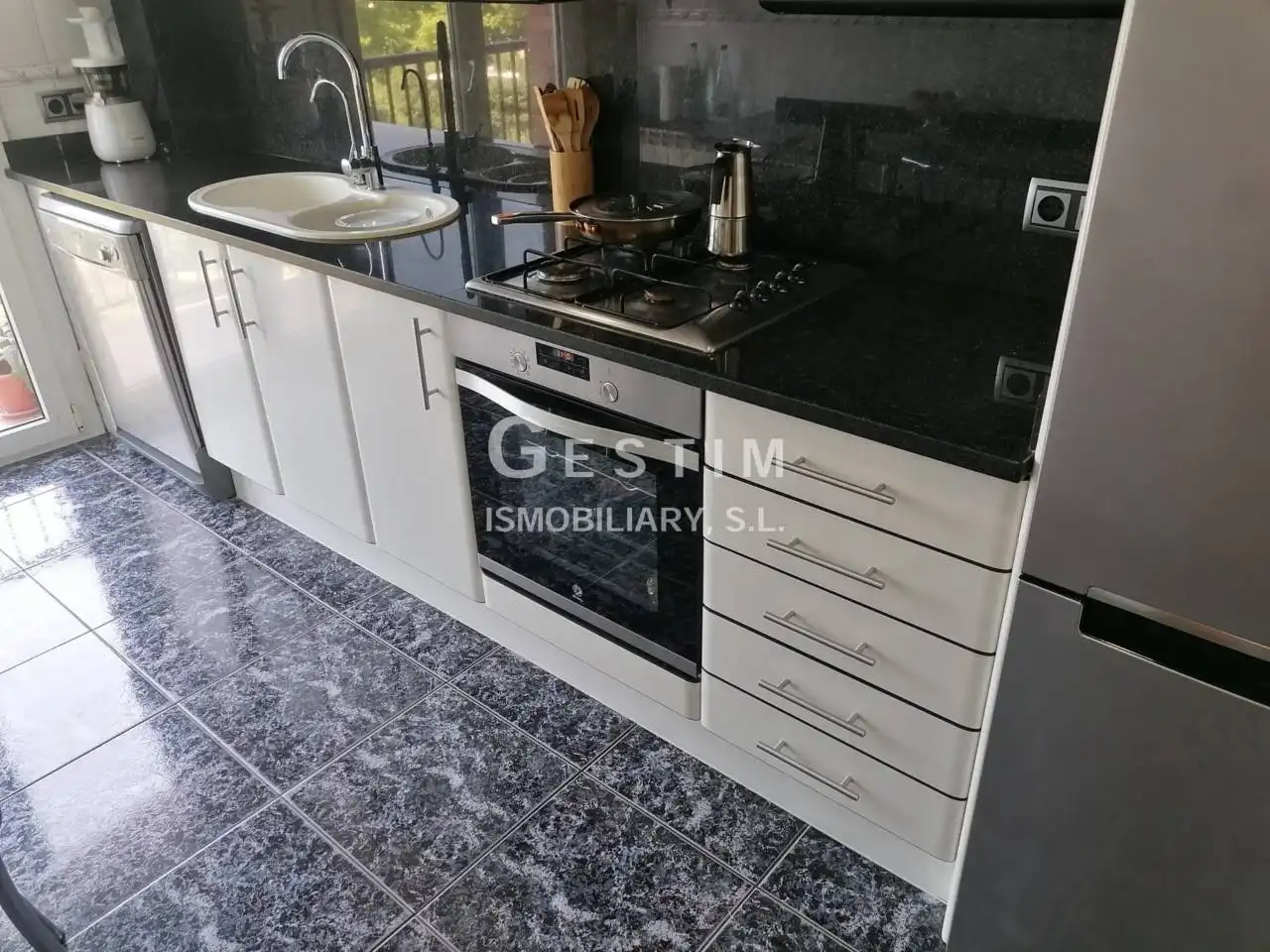 Cocina de Piso en venta en Manlleu con Calefacción, Terraza y Balcón