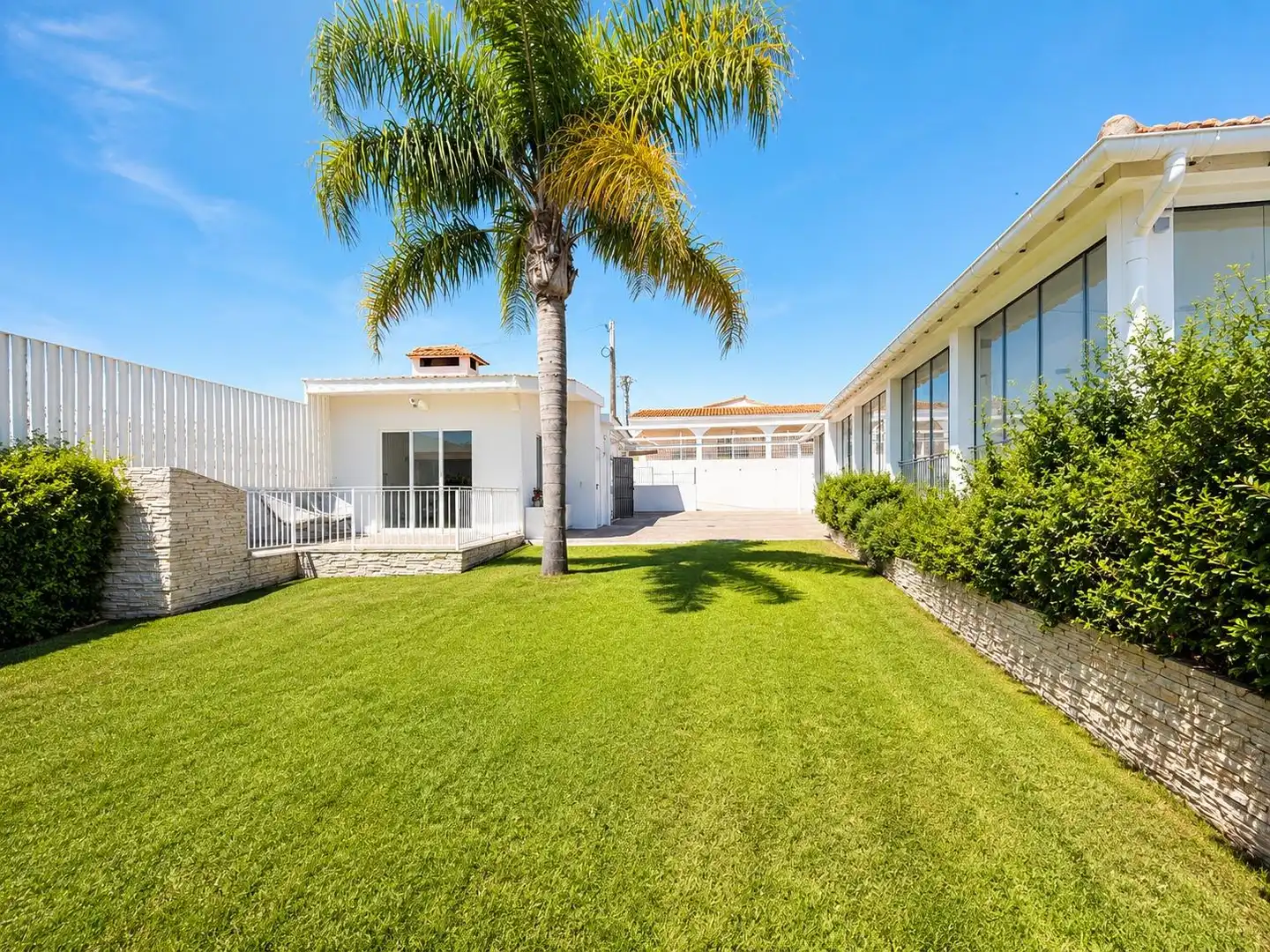 Vista exterior de Casa o xalet en venda en Carlet amb Aire condicionat, Calefacció i Jardí privat