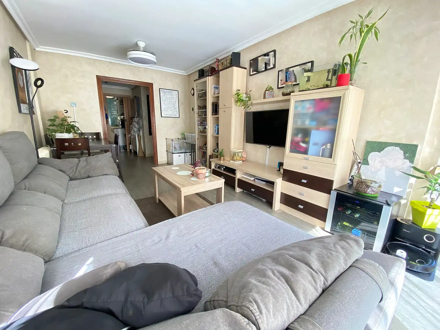 Living room of Flat for sale in Parla  with Heating, Private garden and Furnished
