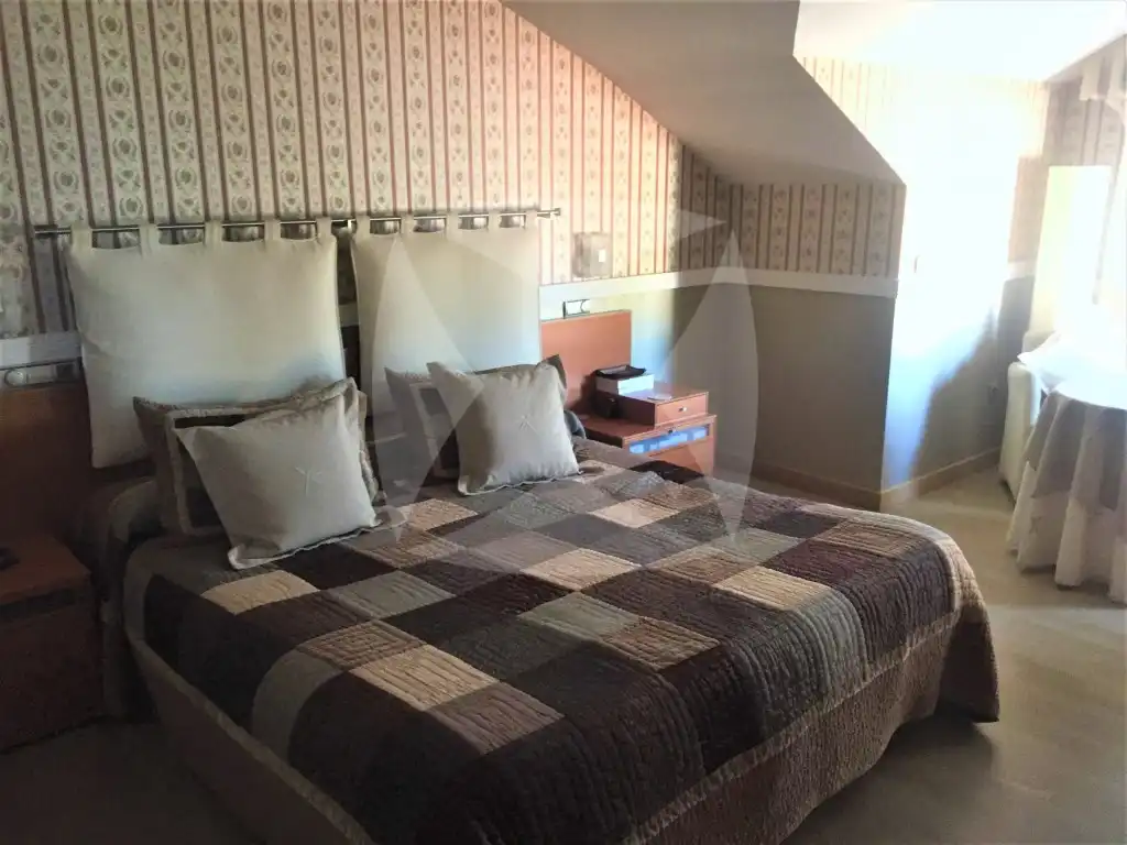 Dormitori de Casa o xalet en venda en Badajoz amb Aire condicionat, Calefacció i Jardí privat
