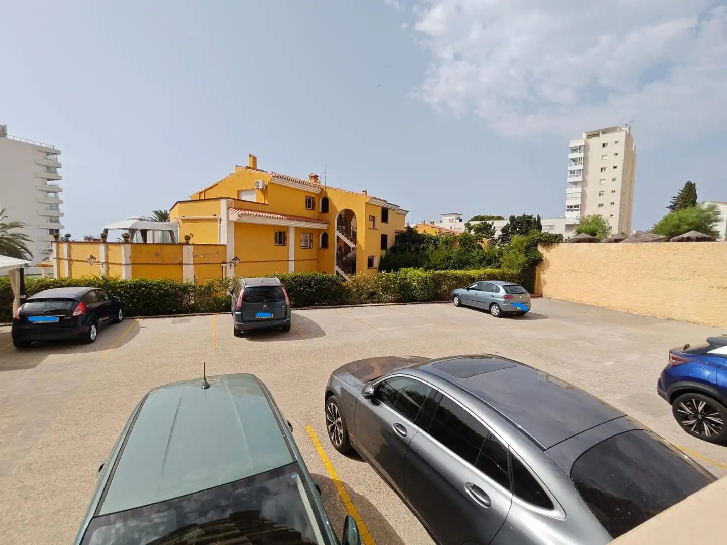 Parkplatz von Wohnungen zur Miete in Benalmádena mit Terrasse, Möbliert und Gemeinschaftspool