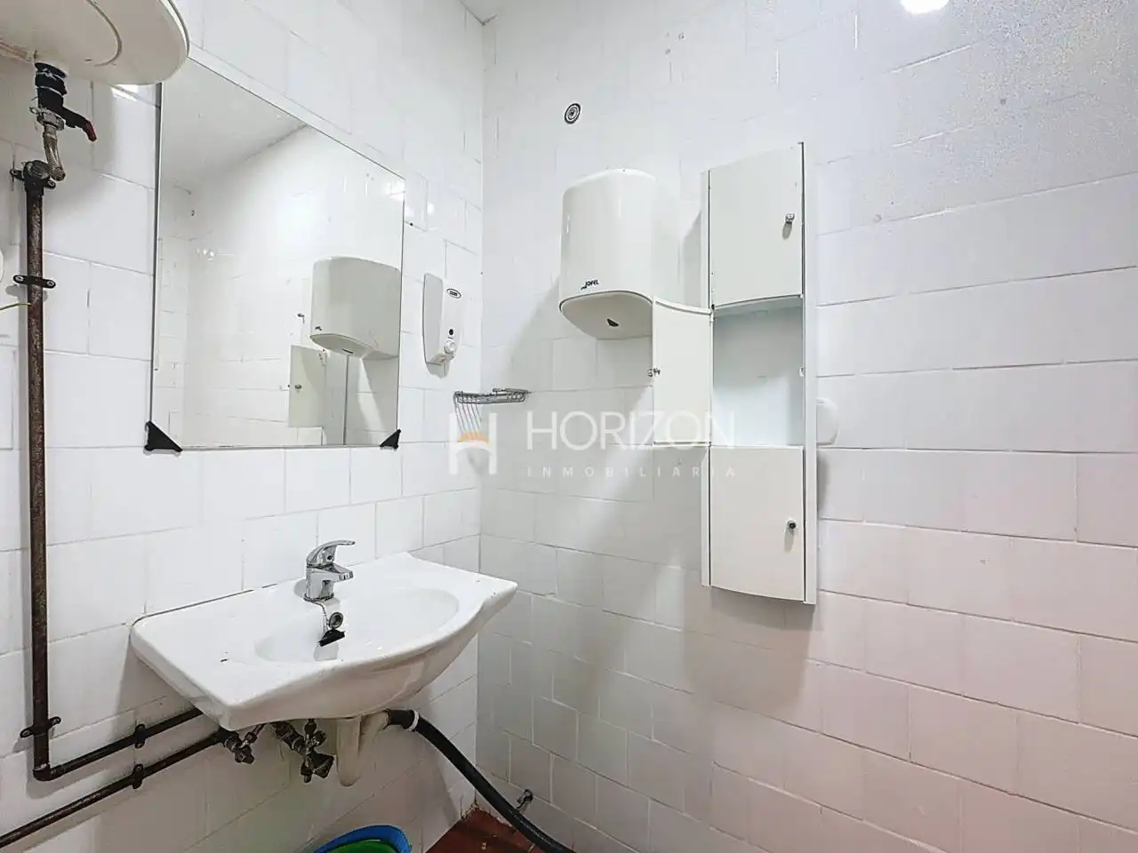 Baño de Local en venta en Barcelona