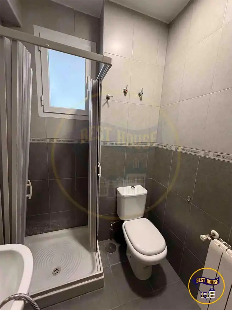 Baño de Piso de alquiler en Cuenca con Calefacción y Amueblado
