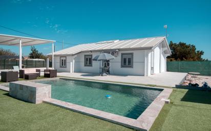 Piscina de Casa o xalet en venda en Almoradí