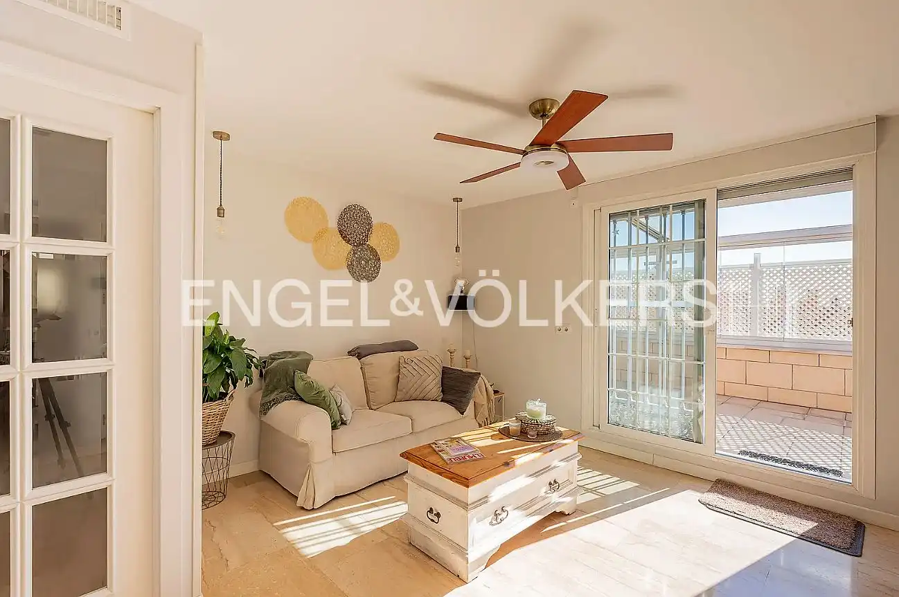 Living room of Attic for sale in Madrid  with Air Conditioner, Heating and Private garden