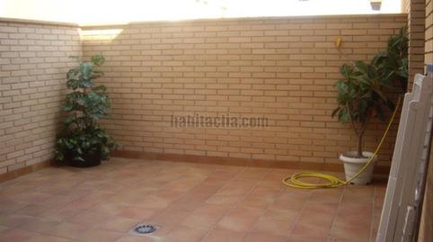 Foto 2 de Piso de alquiler en La Roureda, Barcelona