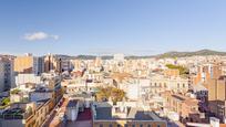 Vista exterior de Apartament en venda en  Barcelona Capital amb Calefacció, Terrassa i Balcó