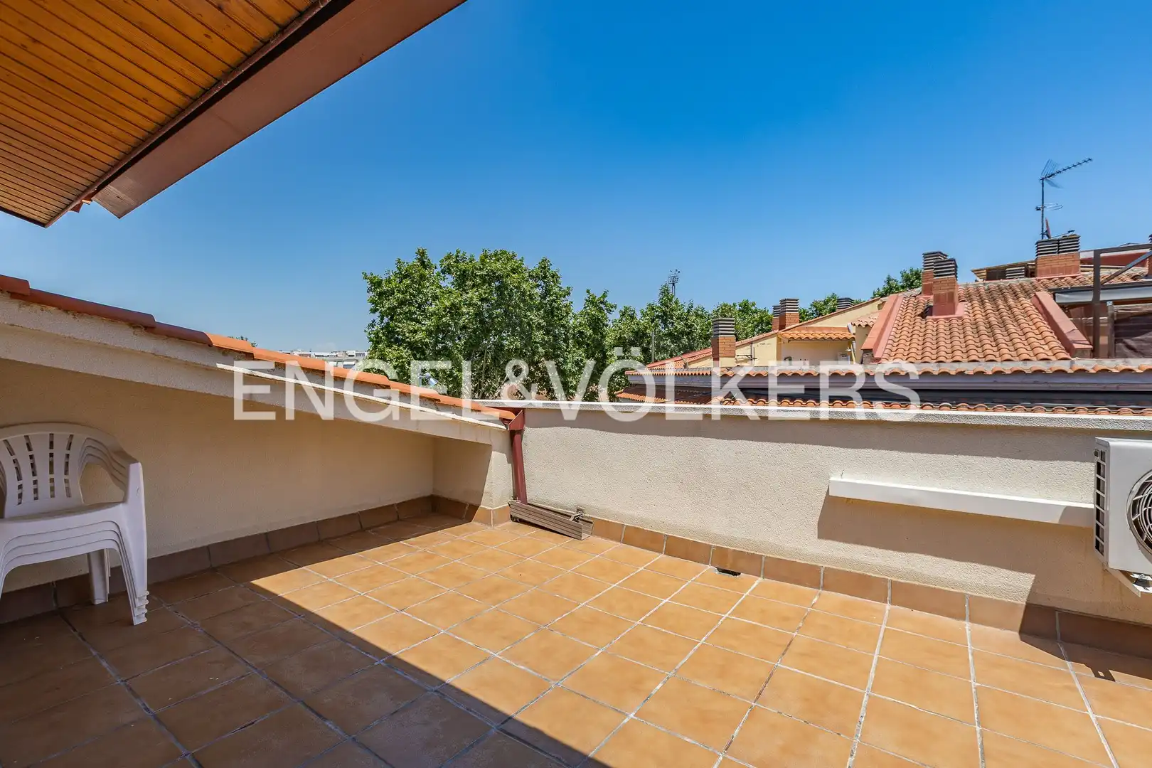 Terrace of Detached homes for sale in Rubí  with Air Conditioner, Heating and Parquet flooring