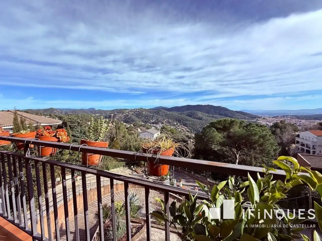 Exterior view of Houses for sale in Castellar del Vallès  with Air Conditioner, Private garden and Parquet flooring