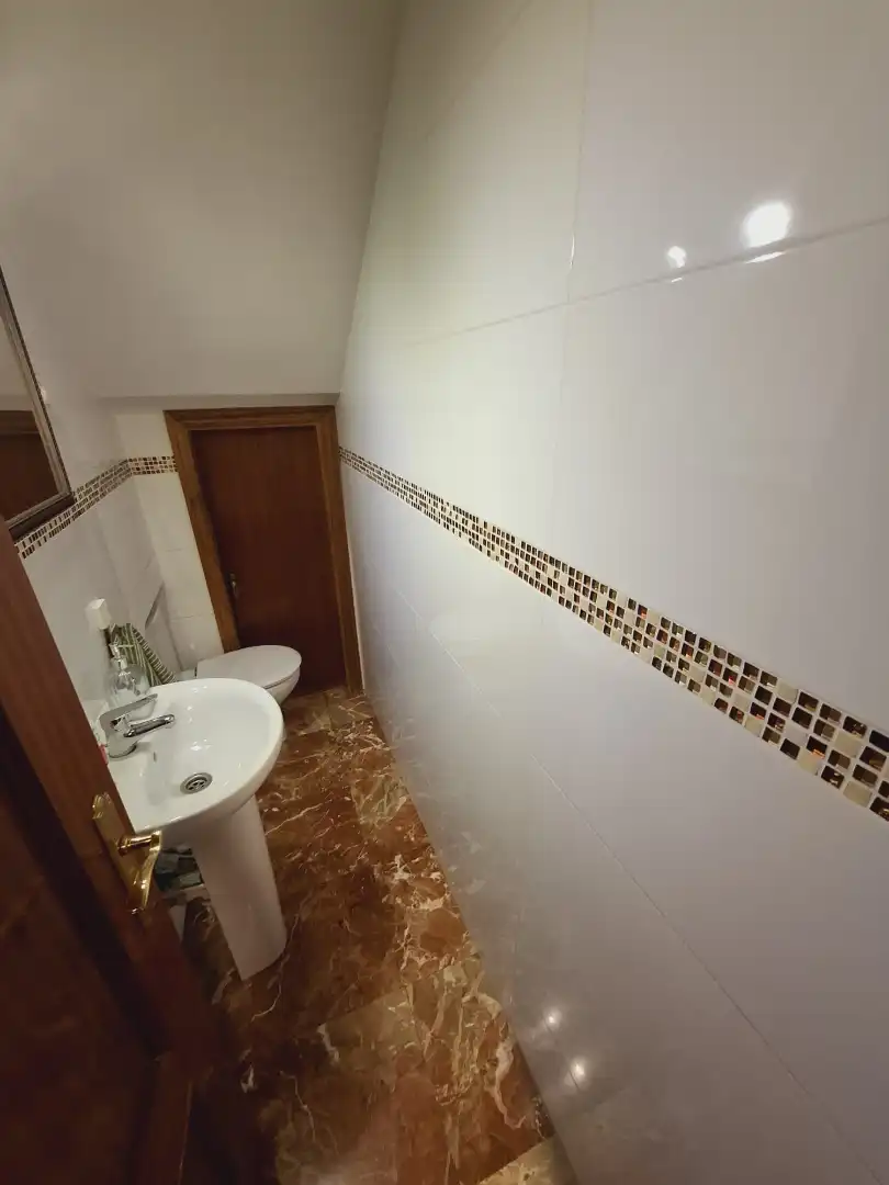 Baño de Casa o chalet en venta en Villaviciosa de Odón con Aire acondicionado, Calefacción y Parquet