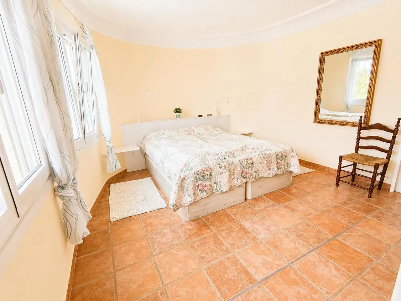Habitación de Casa o chalet en venta en Oliva con Terraza y Piscina comunitaria