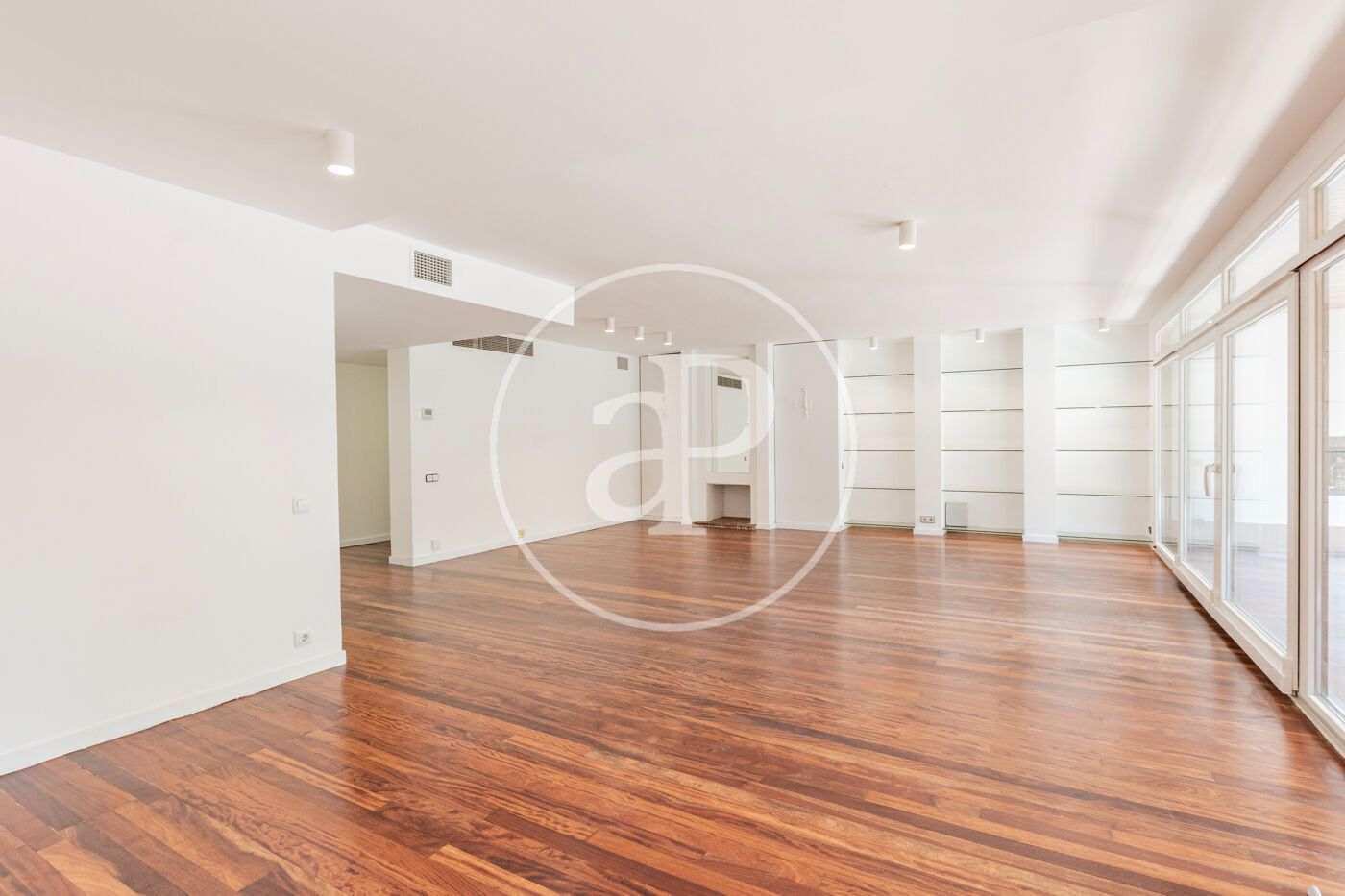 Sala de estar de Piso de alquiler en La Moraleja con Aire acondicionado, Calefacción y Terraza