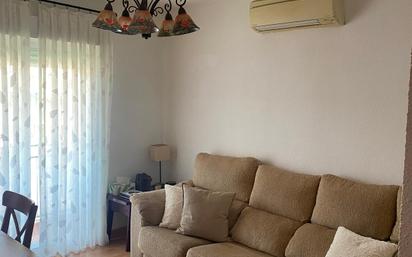 Living room of Flat for sale in Fuenlabrada  with Air Conditioner, Terrace and Balcony