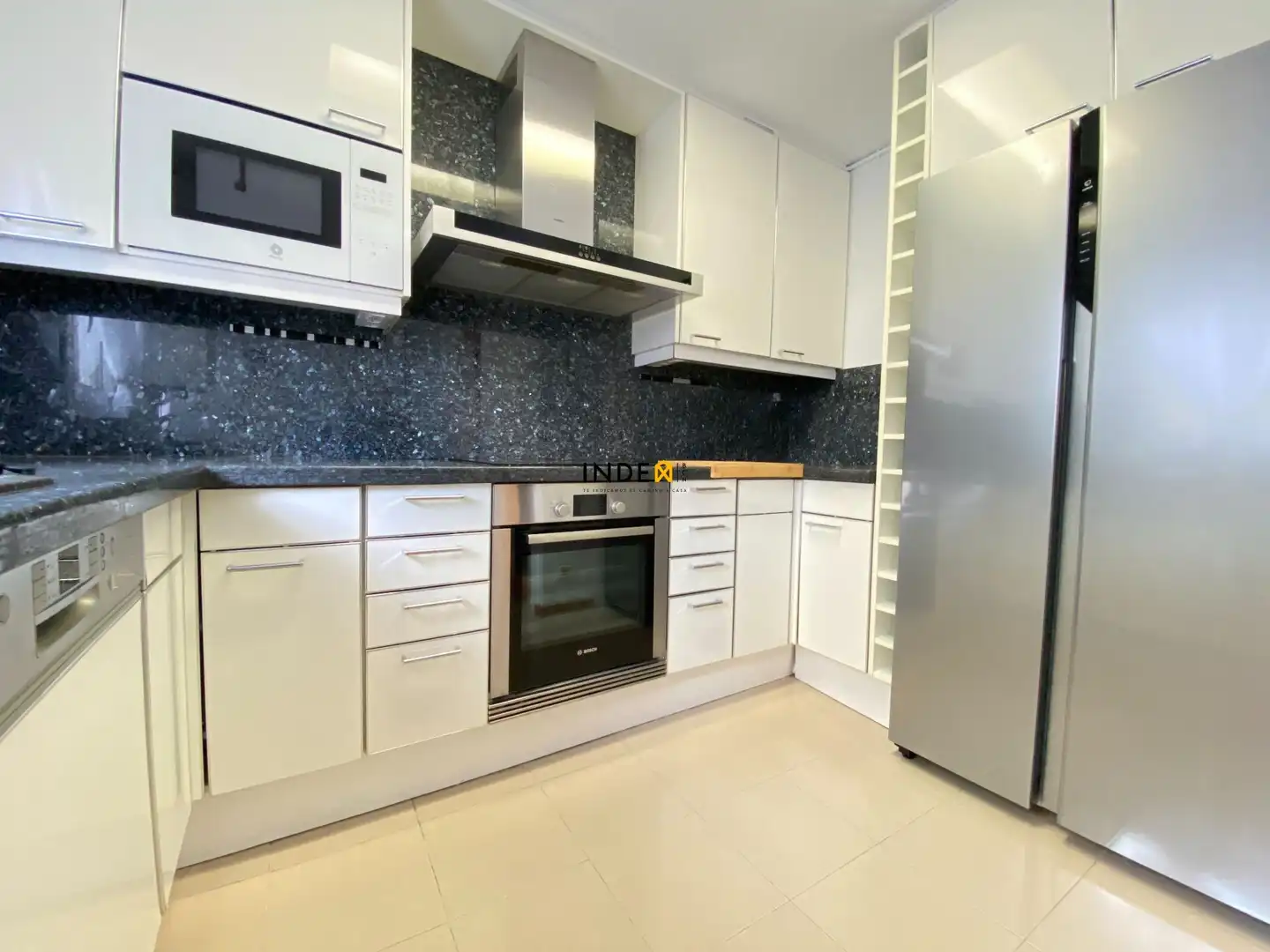 Cocina de Dúplex de alquiler en Sitges con Aire acondicionado, Terraza y Amueblado