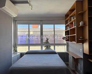 Dormitori de Apartament de lloguer en  Madrid Capital amb Aire condicionat, Calefacció i Moblat