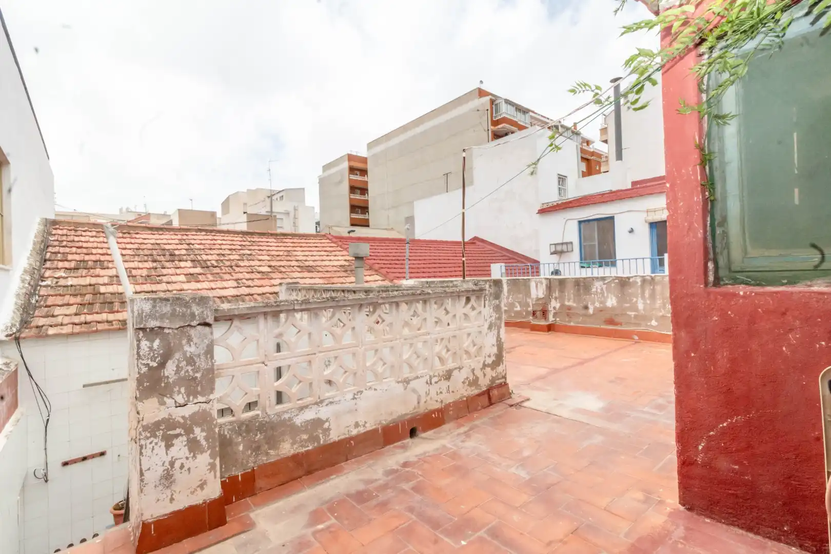 Terrasse von Einfamilien-Reihenhaus zum Verkauf in Torrevieja mit Möbliert