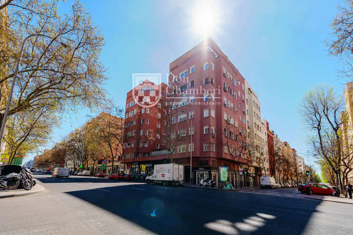 Außenansicht von Wohnung zum Verkauf in Madrid mit Klimaanlage, Heizung und Möbliert
