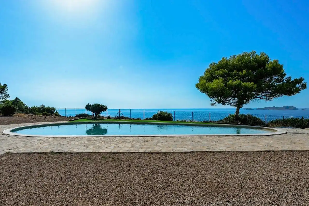 Piscina de Casa adosada en venda en Sant Josep de sa Talaia amb Aire condicionat, Calefacció i Jardí privat