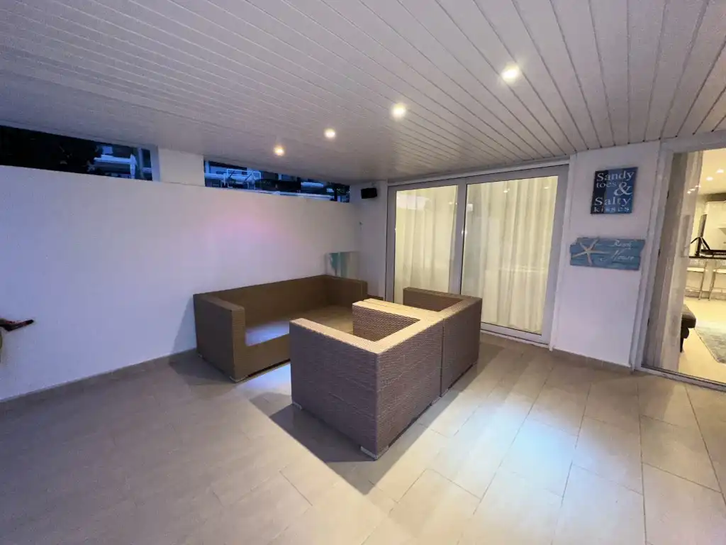 Wohnung zum Verkauf in Calvià mit Klimaanlage, Privatgarten und Terrasse
