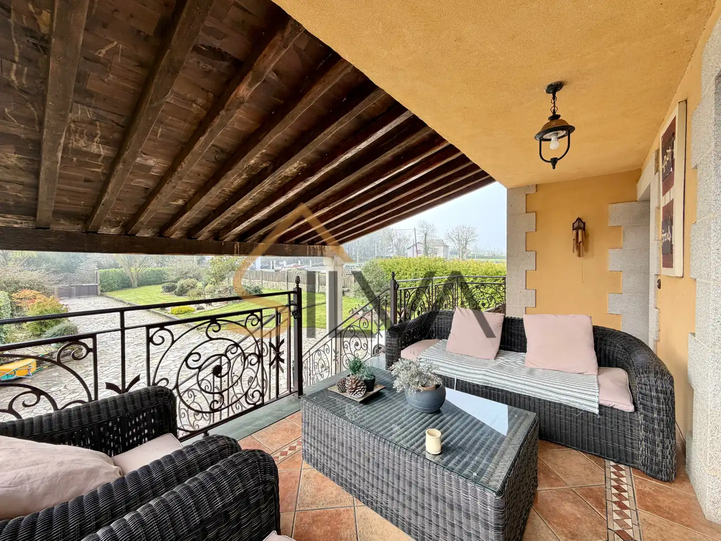 Terrassa de Casa o xalet en venda en Lugo amb Calefacció, Jardí privat i Parquet