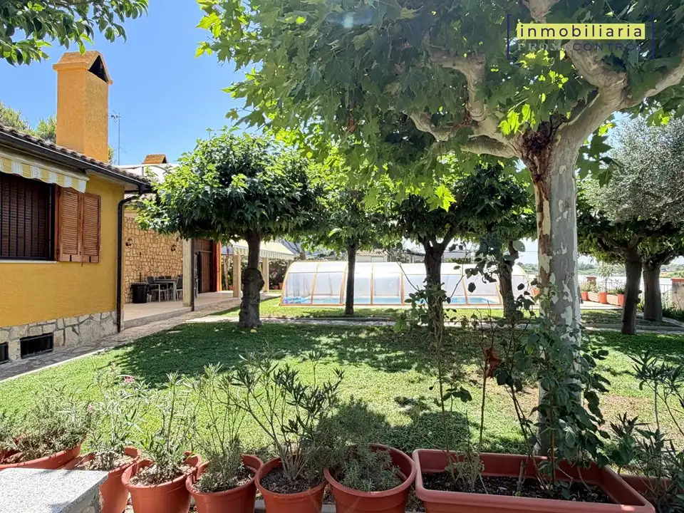 Jardí de Casa o xalet en venda en Zuera amb Aire condicionat, Calefacció i Jardí privat