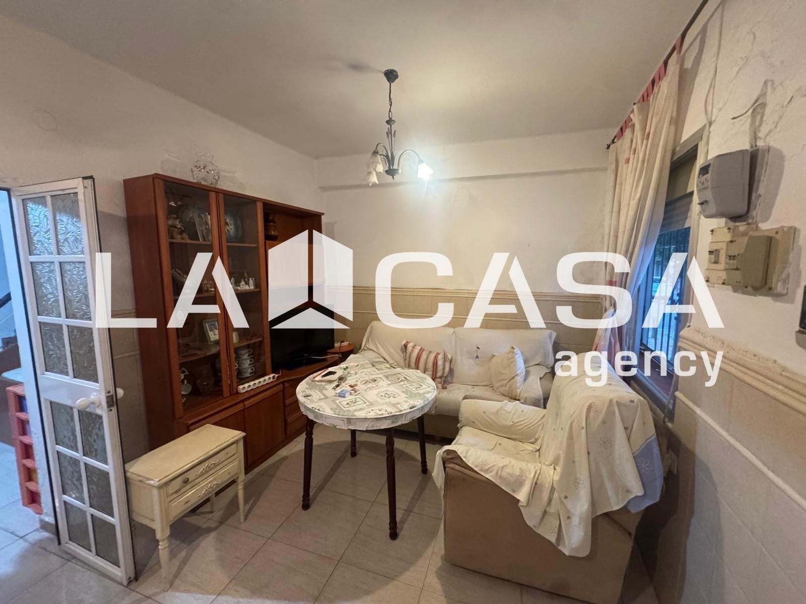 House or chalet for sale in  Sevilla Capital  with Terrace