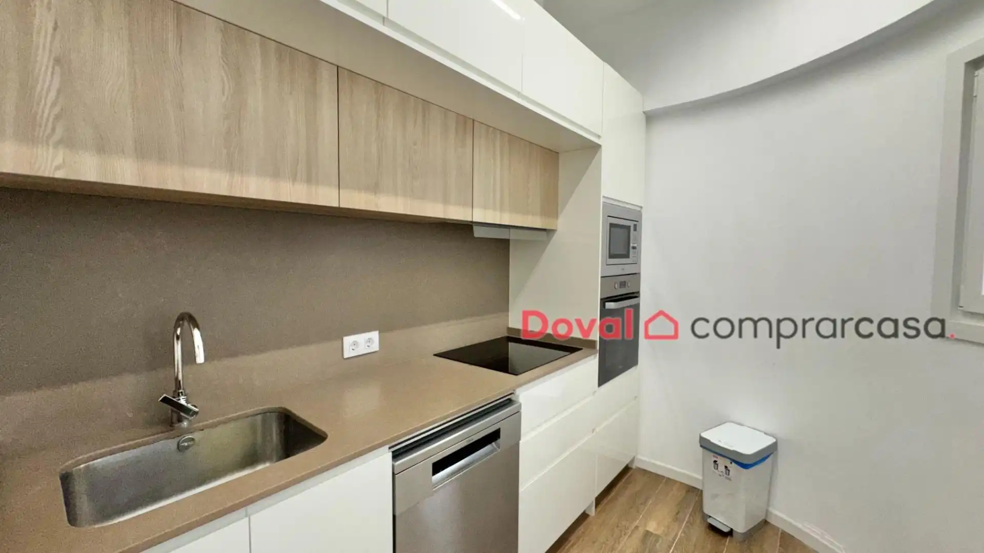 Cocina de Piso de alquiler en Vigo  con Calefacción y Amueblado