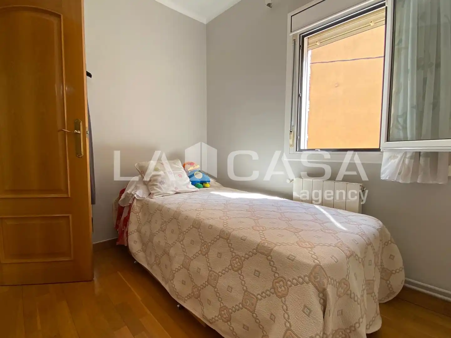 Habitación de Ático en venta en Santa Coloma de Gramenet con Calefacción y Terraza