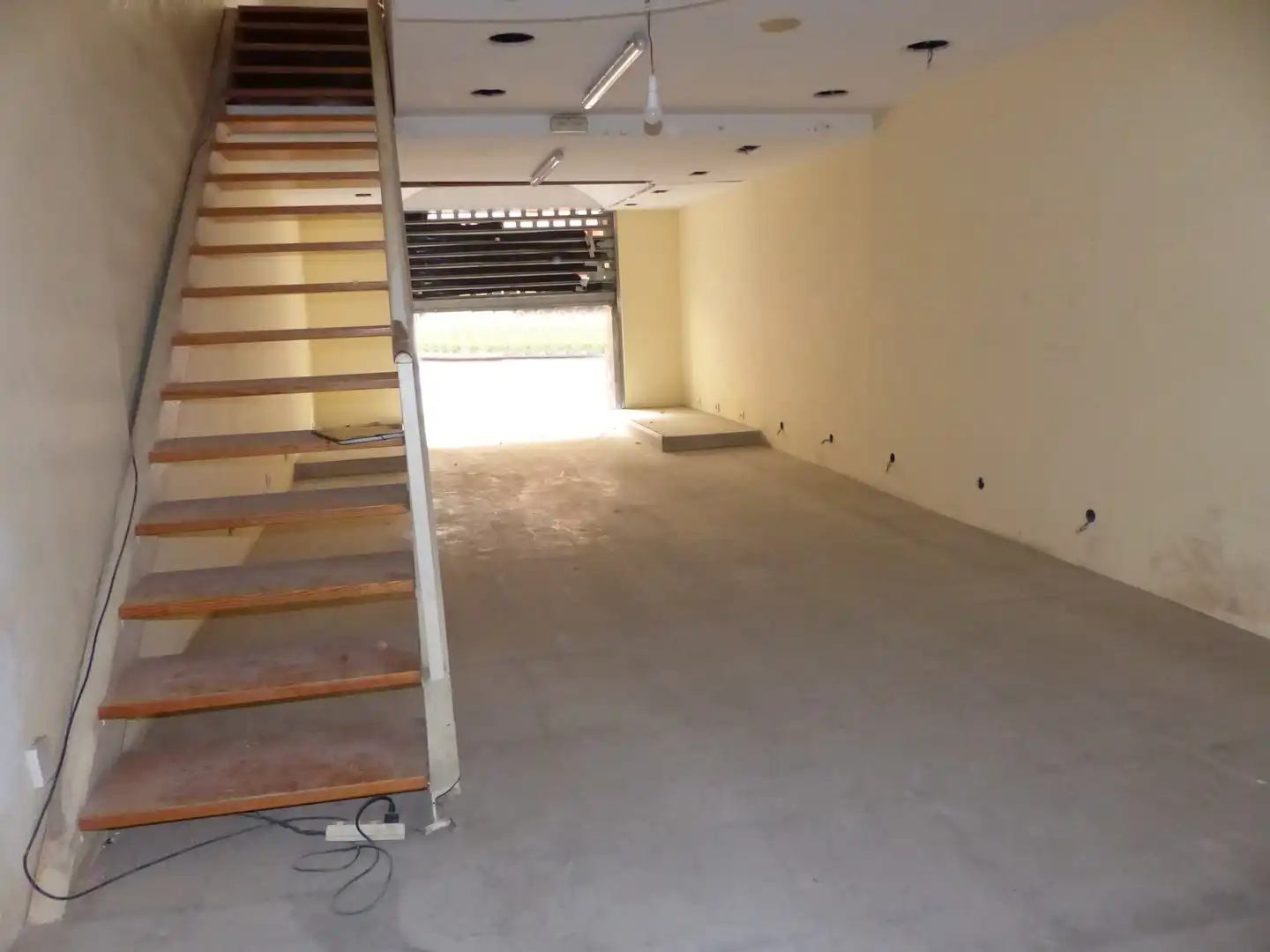 Local comercial en alquiler en Nucli Urbà, imagen 2