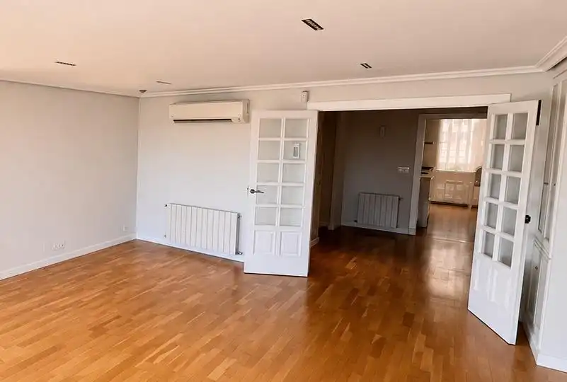 Sala de estar de Piso de alquiler en Benidorm con Aire acondicionado, Calefacción y Jardín privado