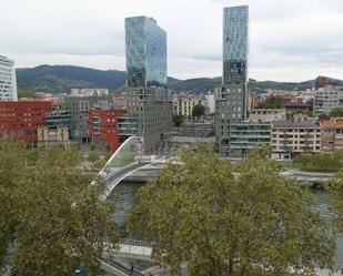 Vista exterior de Dúplex en venda en Bilbao  amb Terrassa