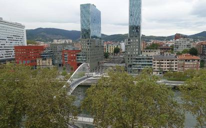 Vista exterior de Dúplex en venda en Bilbao  amb Terrassa