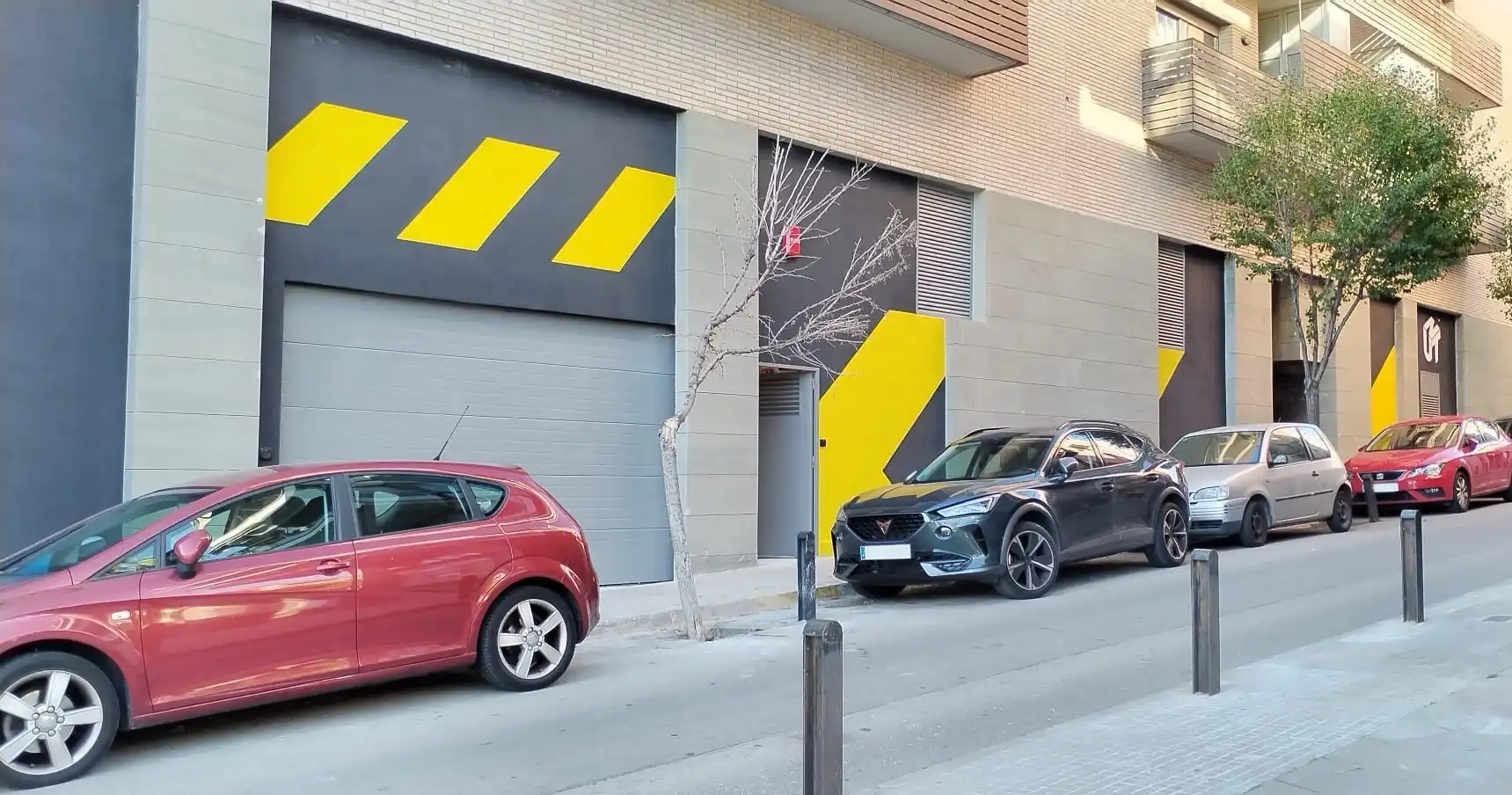 Aparcament de Traster de lloguer en Cornellà de Llobregat amb Alarma