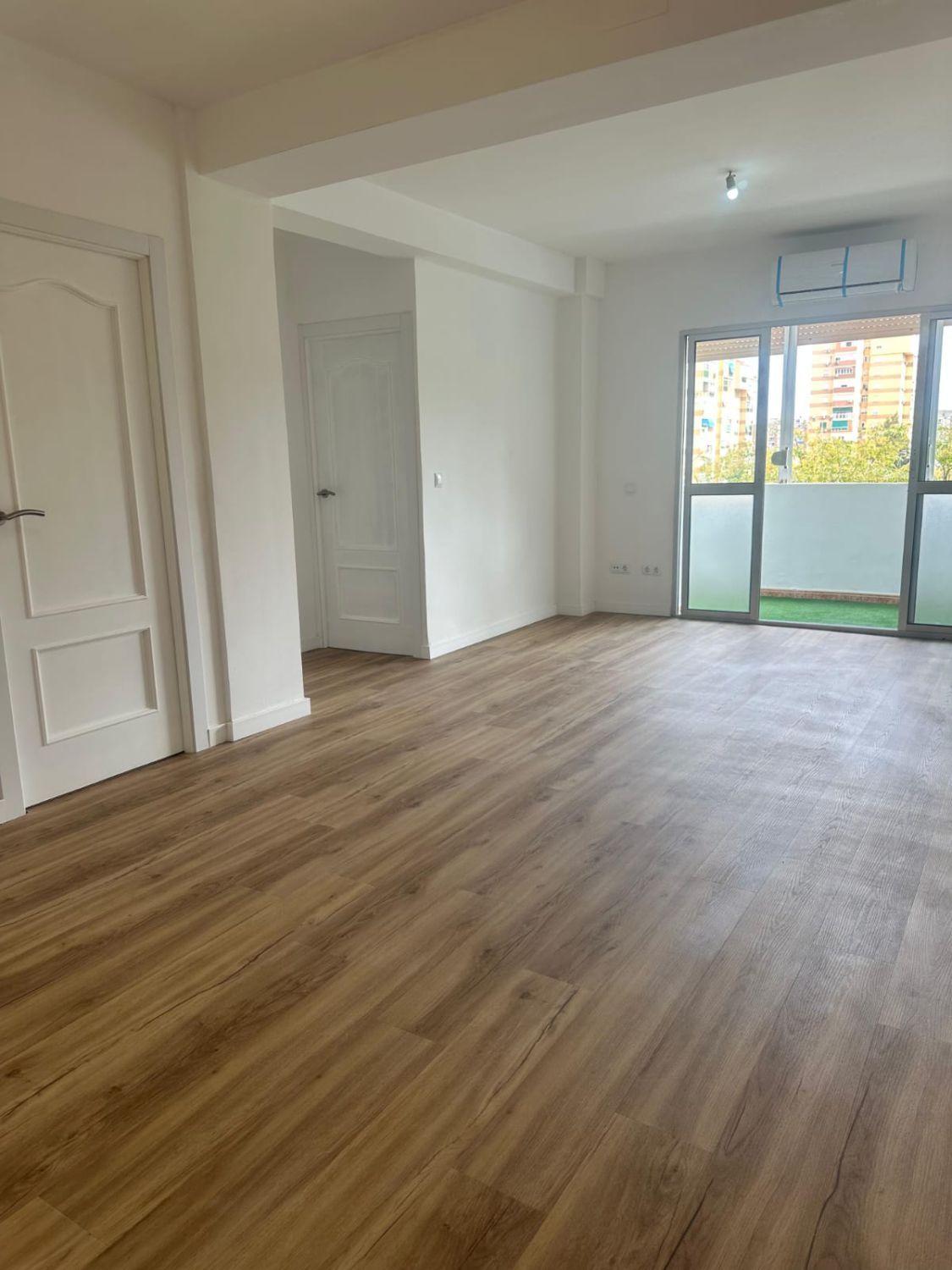 Dormitori de Apartament de lloguer en Málaga Capital amb Aire condicionat i Terrassa