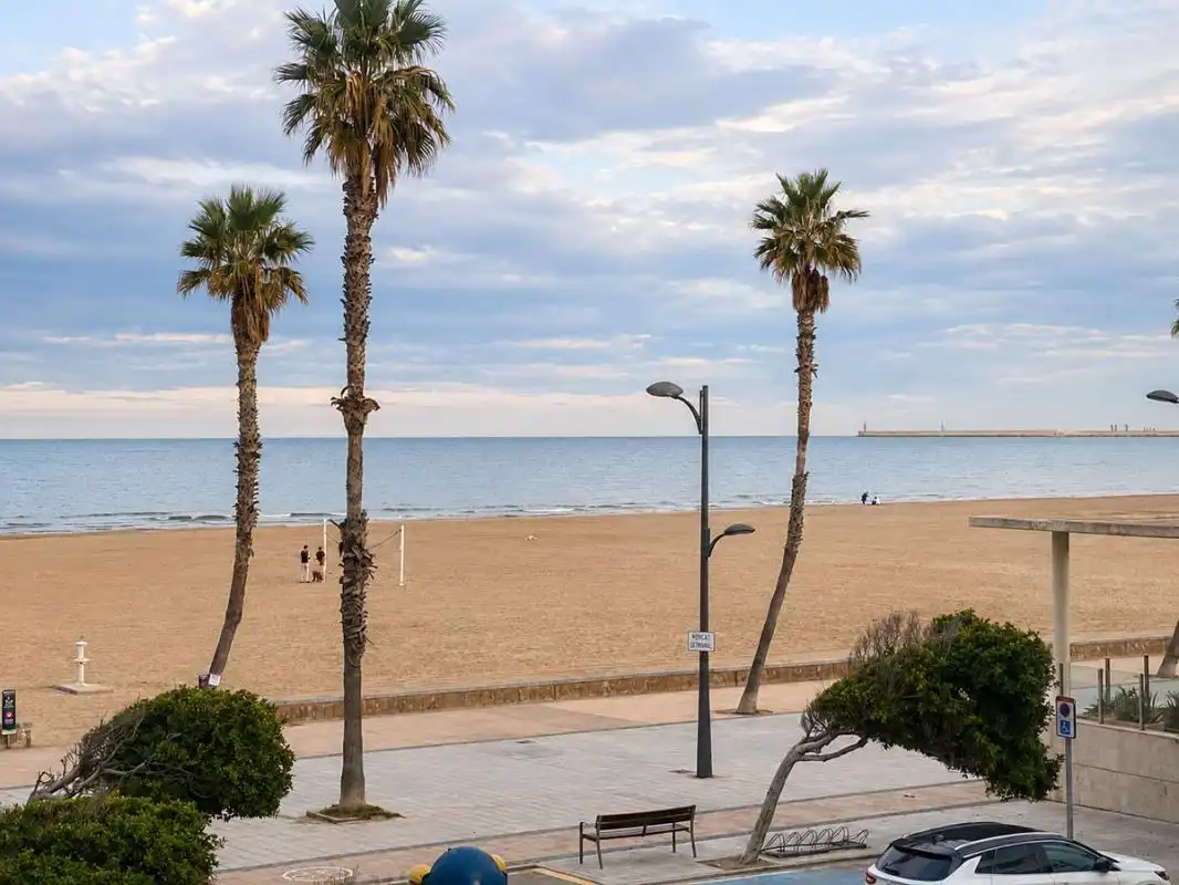 Appartamento con terrazza in affitto a Avinguda Mare Nostrum