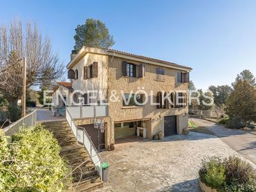 Casa amb piscina en venda a Sant Salvador de Guardiola