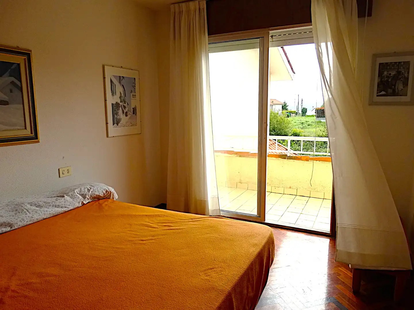 Habitación de Casa adosada en venta en Miño con Jardín privado, Parquet y Terraza