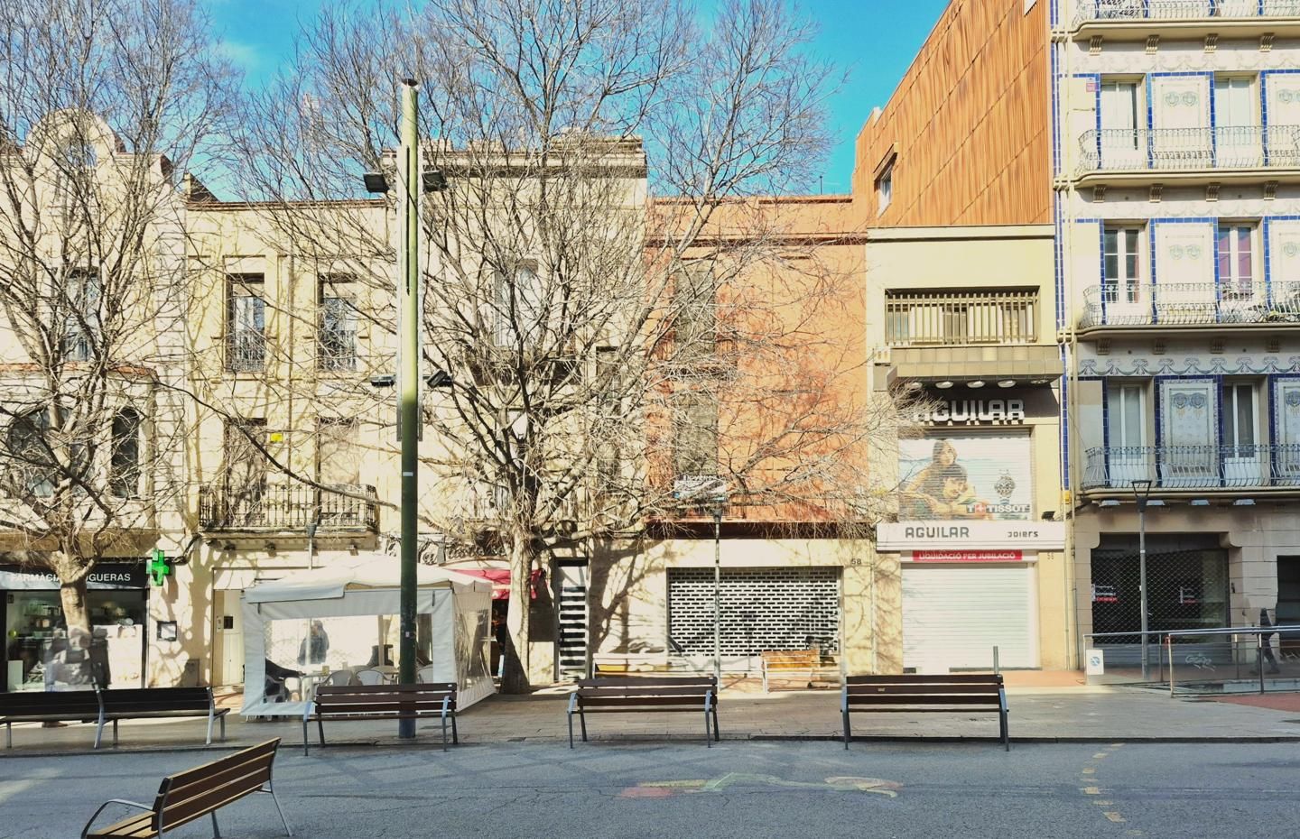 Vista exterior de Local en venta en Terrassa