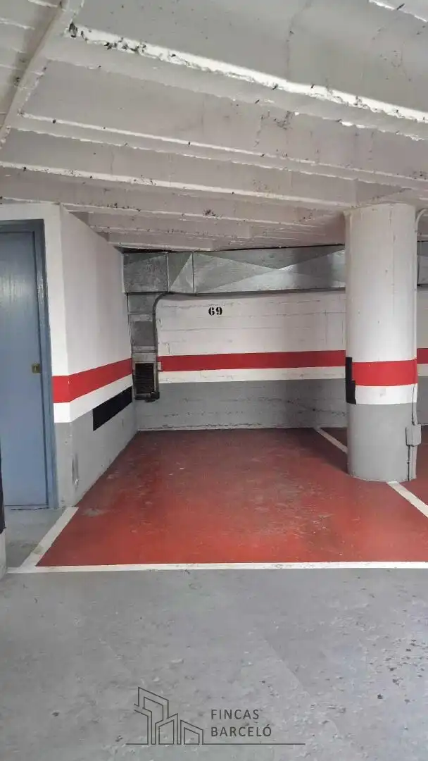 Parkplatz von Garage zur Miete in Zaragoza