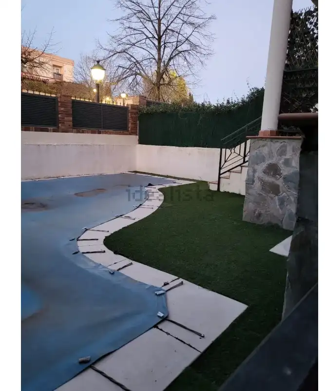 Jardí de Casa adosada en venda en Villaviciosa de Odón amb Aire condicionat, Calefacció i Jardí privat