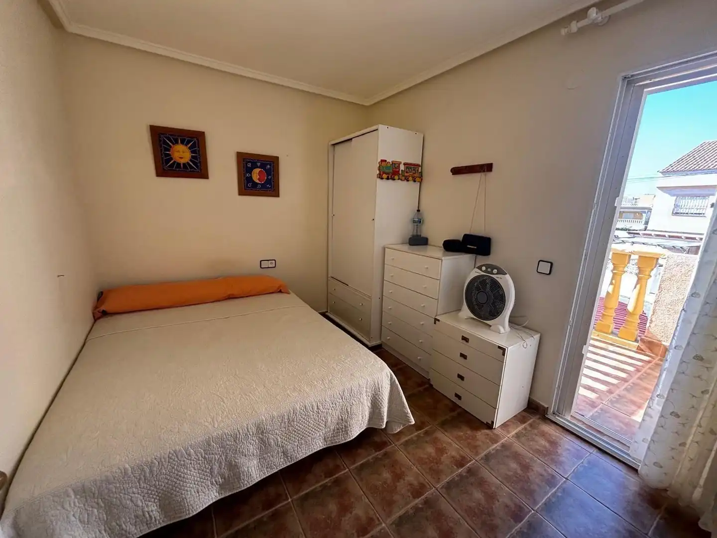 Habitación de Casa o chalet en venta en Torrevieja con Terraza y Piscina comunitaria