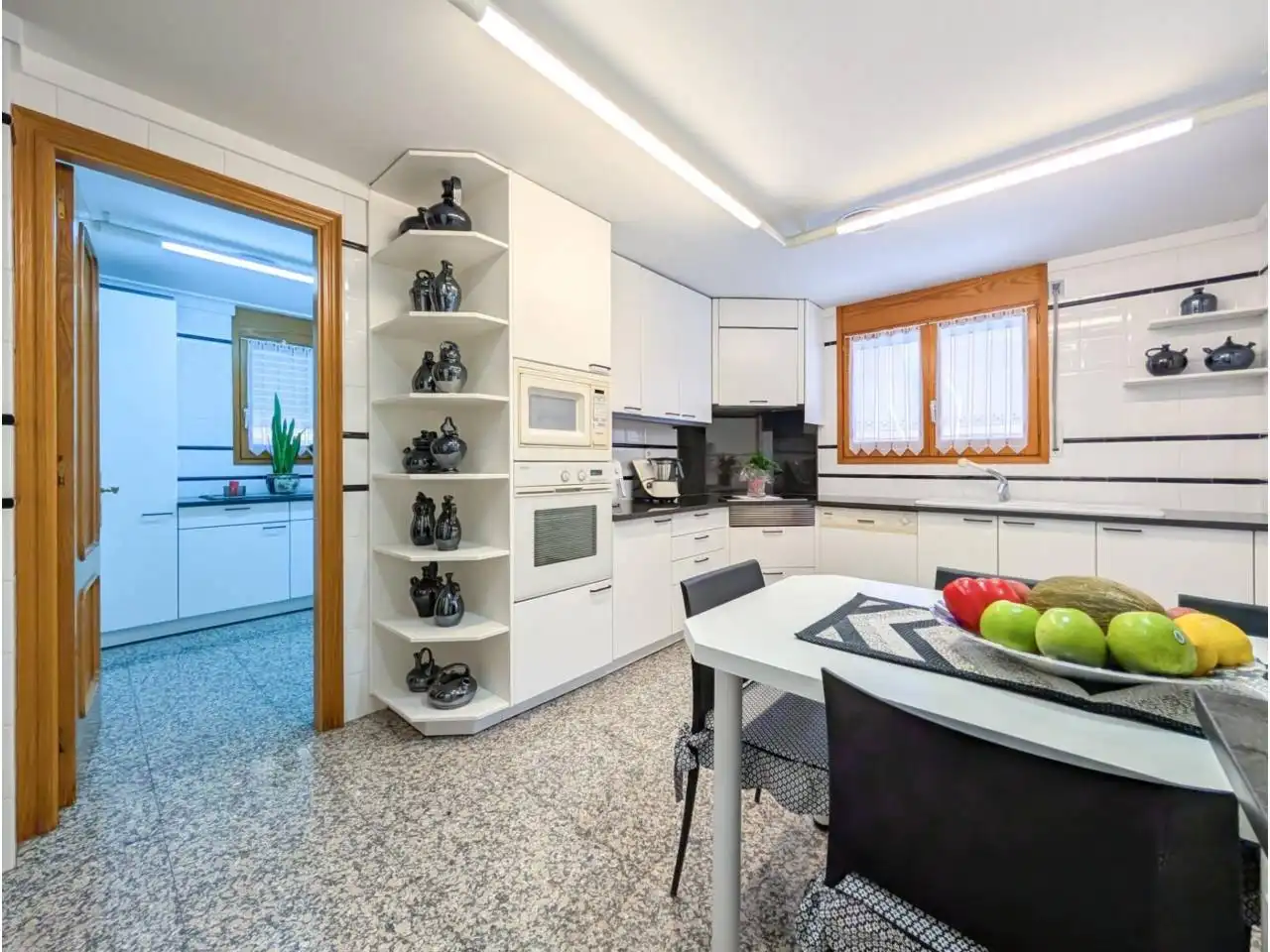 Kitchen of Houses for sale in Banyoles  with Air Conditioner, Heating and Private garden